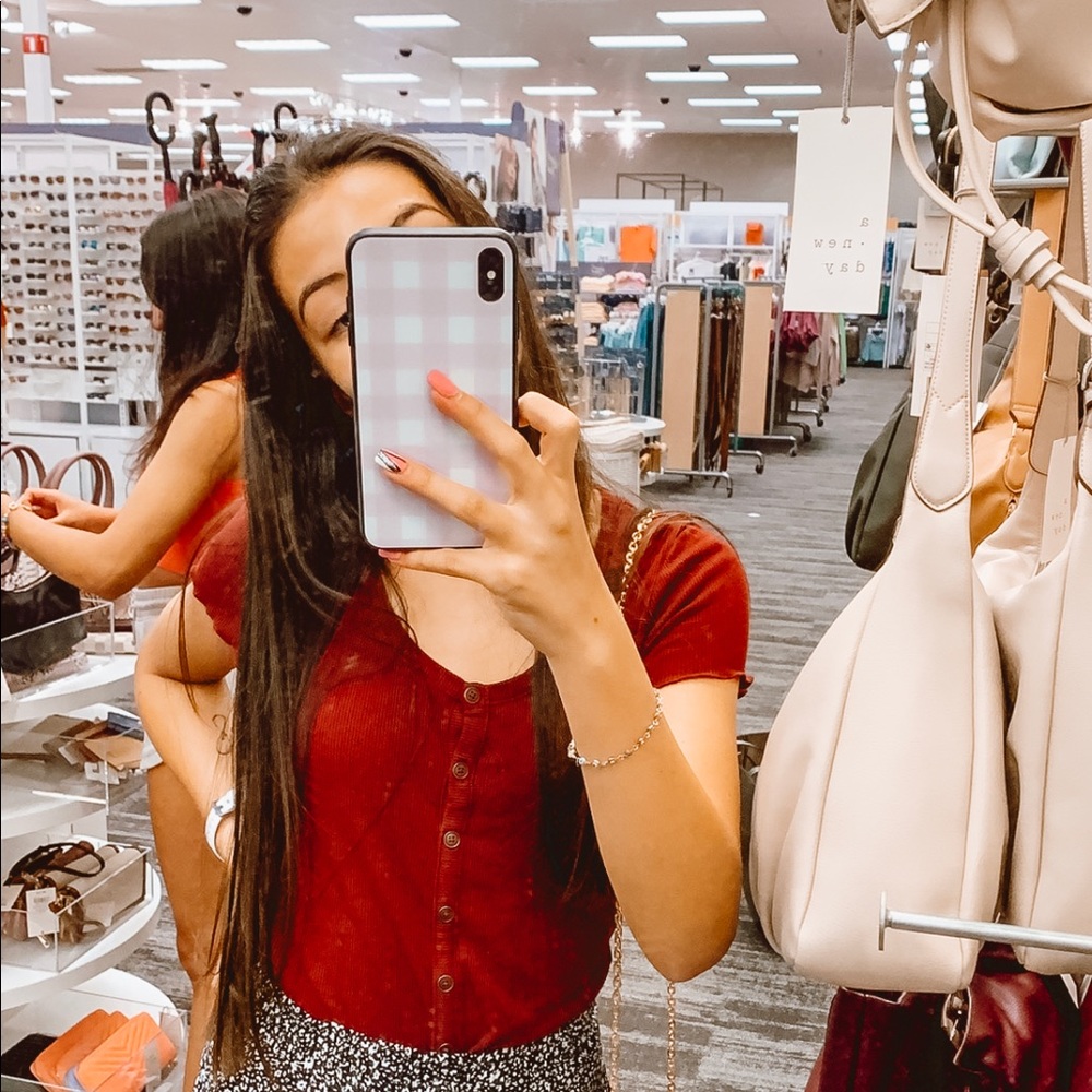 Meet your Posher, Nicole